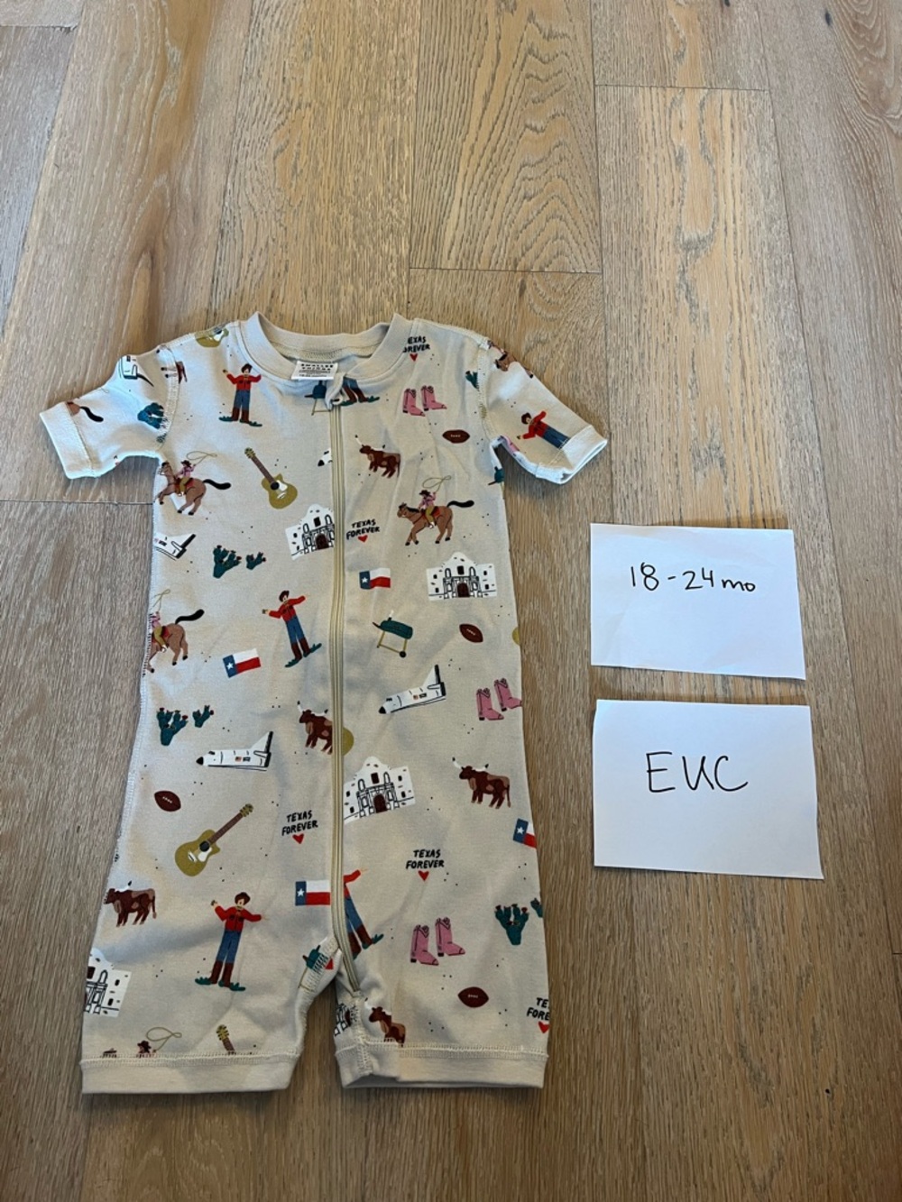 Short-Sleeve Beige Cowboy Print Footie - Kids